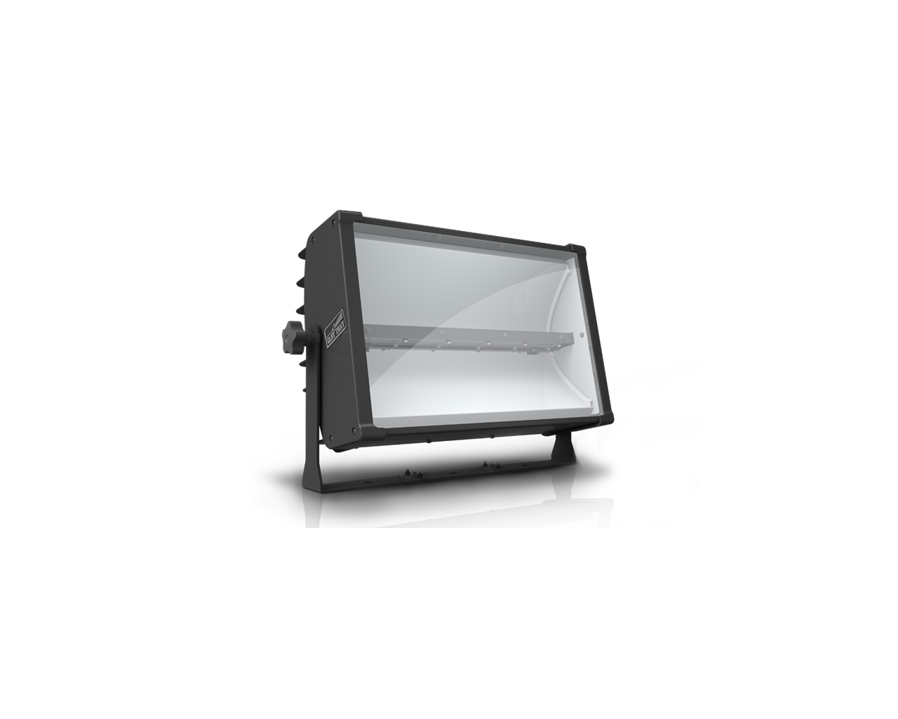 stormy_the_latest_led_technology_meets_the_charm_of_a_classic_strobe_first_international_preview_at_prolight_sound_2014_01_L.jpg