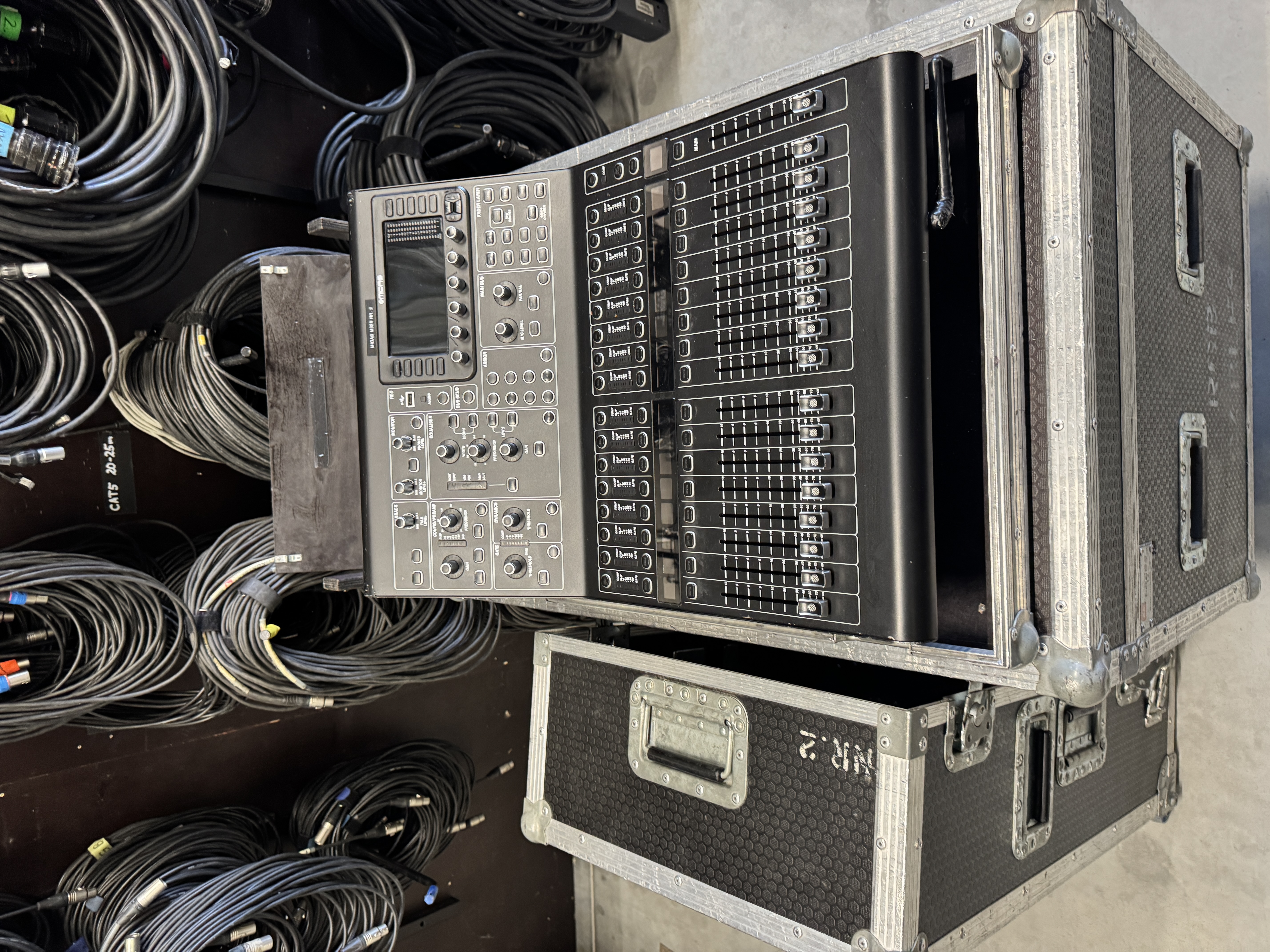 Midas M32R /w flightcase