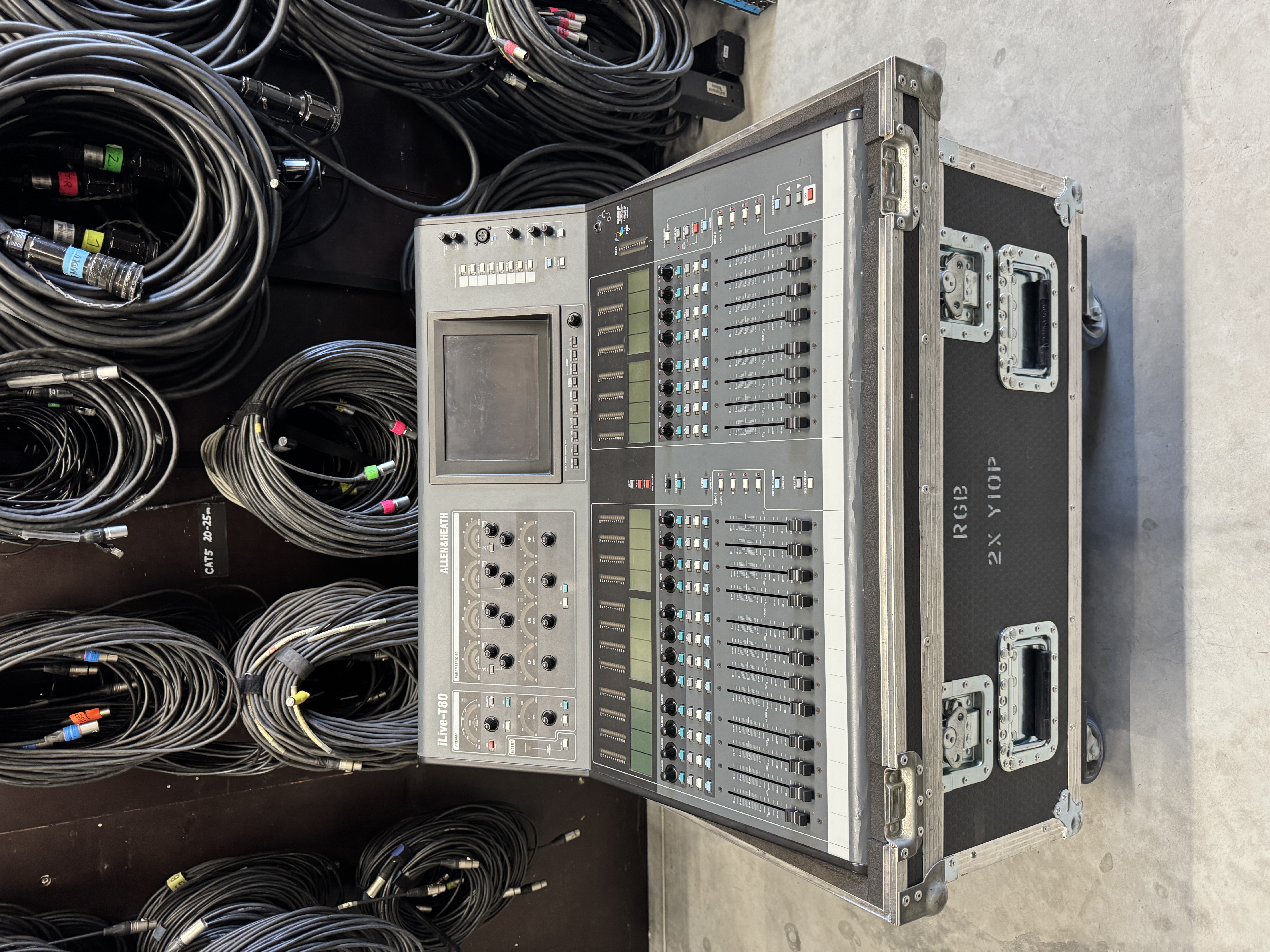 Allen & Heath iLive T80 + iDR32 rack /w flightcases