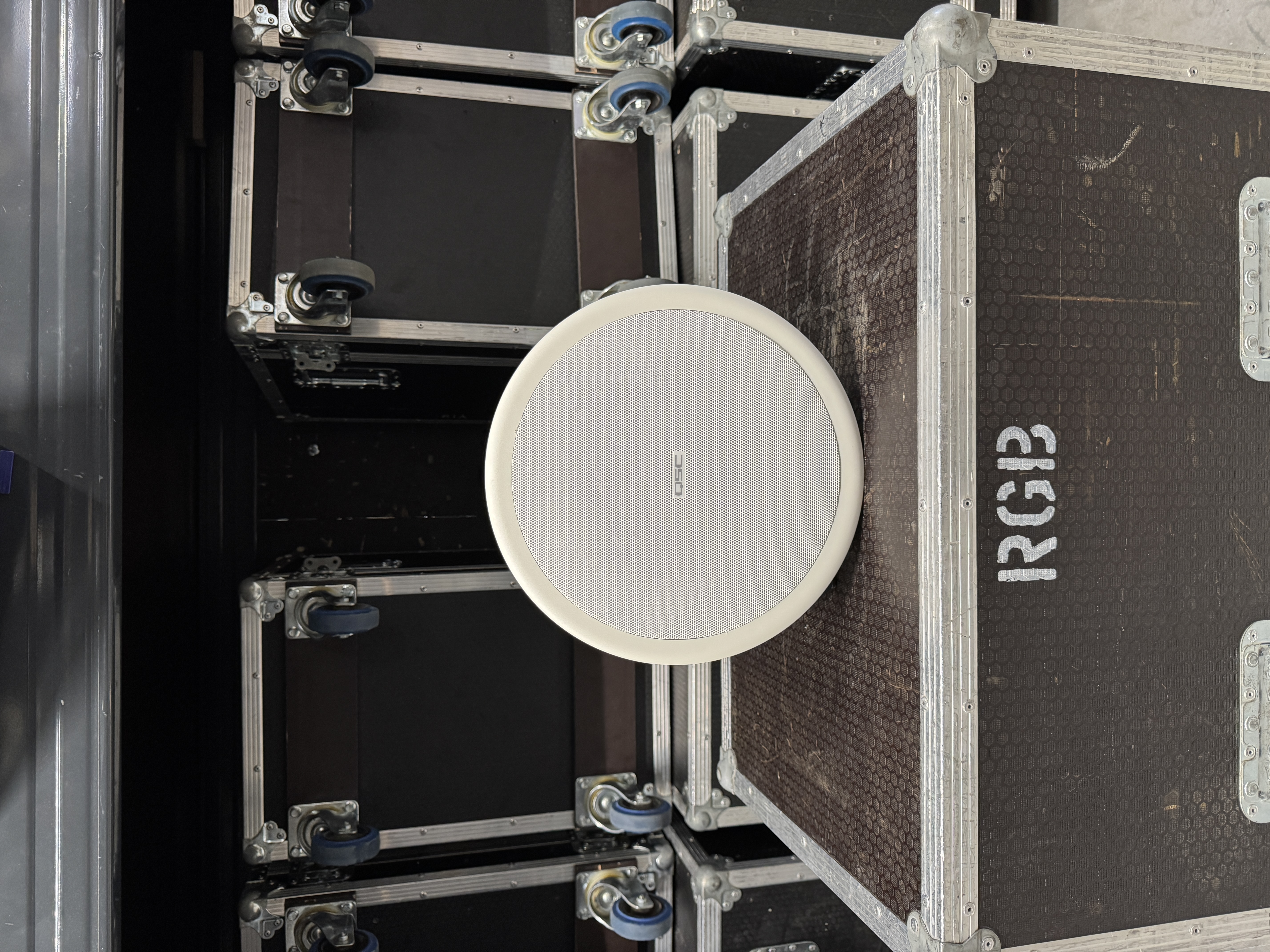 QSC AC-C8T 8-inch 2-way, 100° conical - ceiling speaker